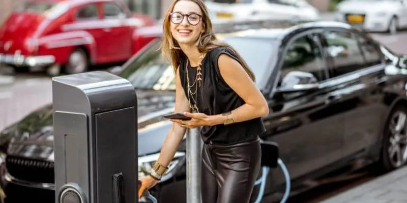 Mitä tulisi huomioida ennen ensimmäisen sähköauton hankkimista?