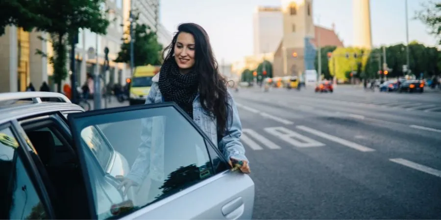 Miten liikennevakuutuksen hinta määräytyy?