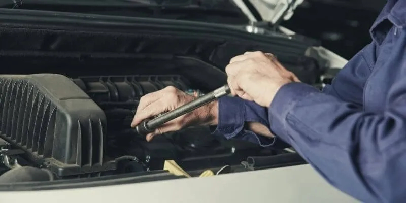 Autojen ohjelmoinnin maailma: Kaikki mitä sinun tarvitsee tietää