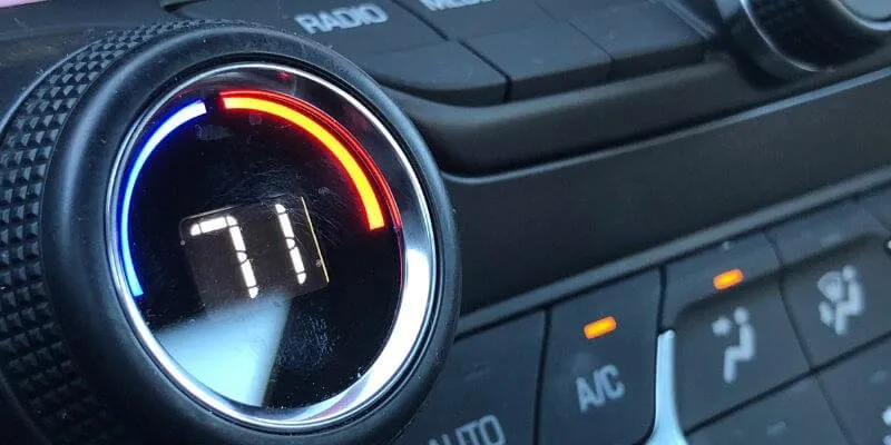 Auton termostaatti rikki - Oireet, miten tunnistaa ja ratkaista ongelmat