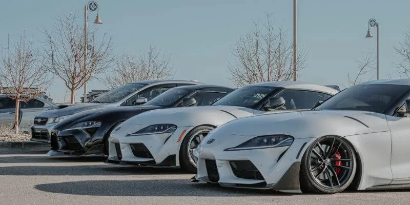 Moottoriajoneuvon maailma: Syväsukellus liikkumisen historiaan ja tulevaisuuteen