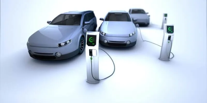 Kuinka nopeasti auton akku latautuu ajossa - Vinkit ja käytännön neuvot