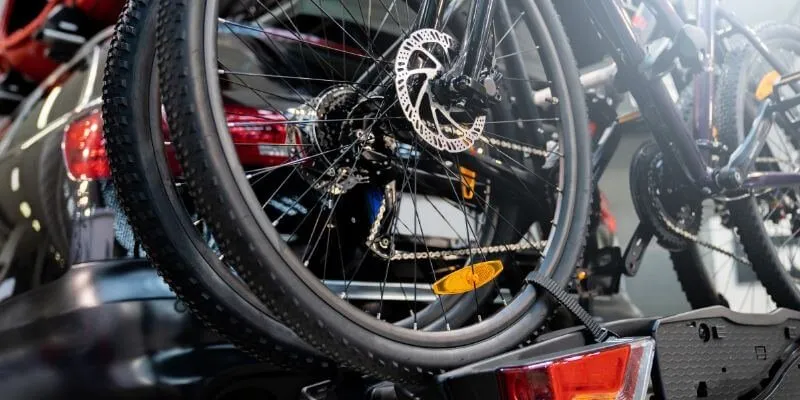 Pyörän kuljetus autolla - Vinkit ja parhaat käytännöt turvalliseen matkustamiseen