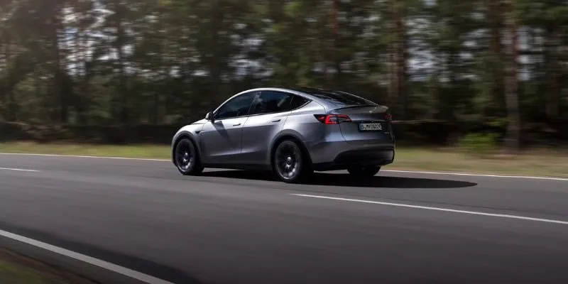 Tesla Robotaxi: Esteettömyys ja tulevaisuuden visiot